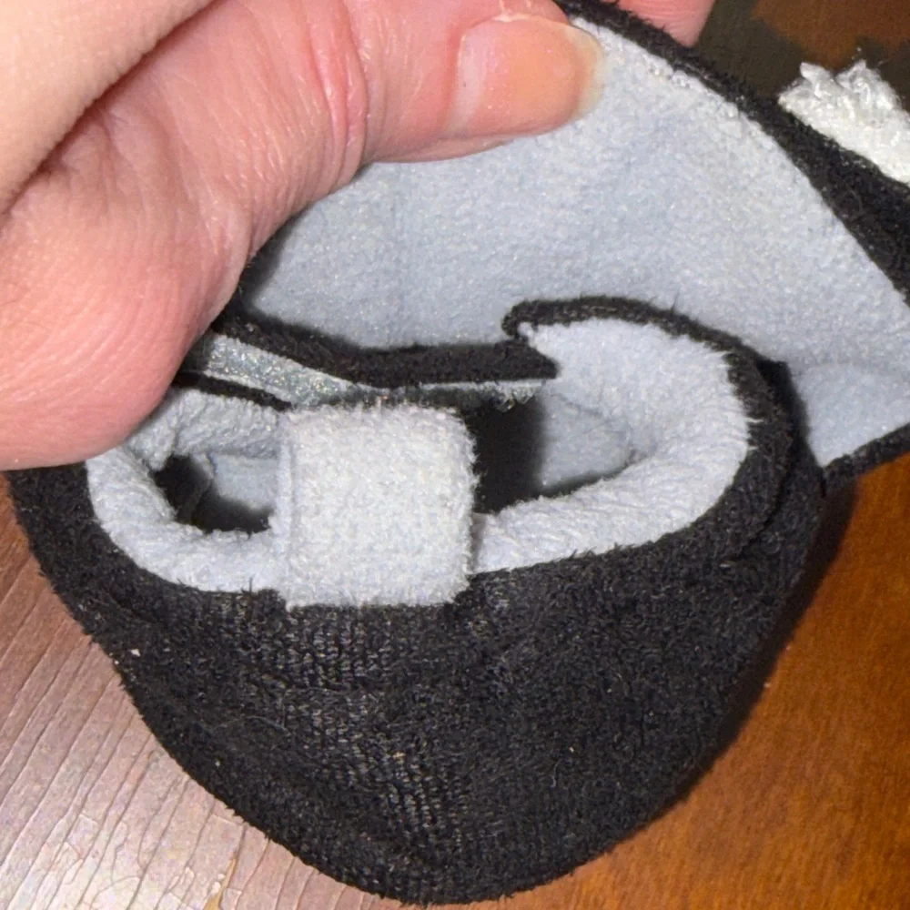Myggpp Cozy Black and White Kids Slippers